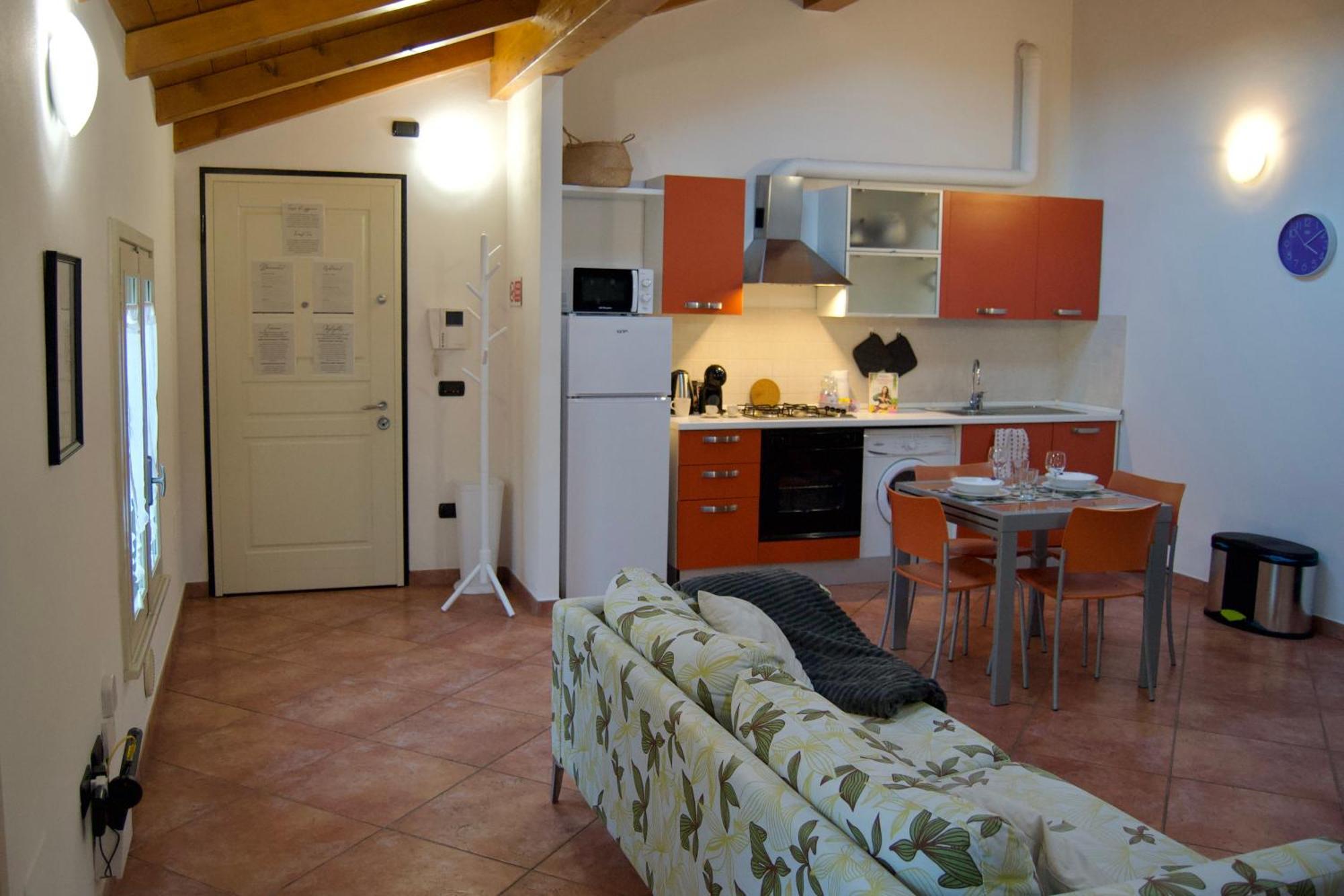 דירות מודנה Casa Viola, Deliziosa Mansarda In Centro Storico מראה חיצוני תמונה